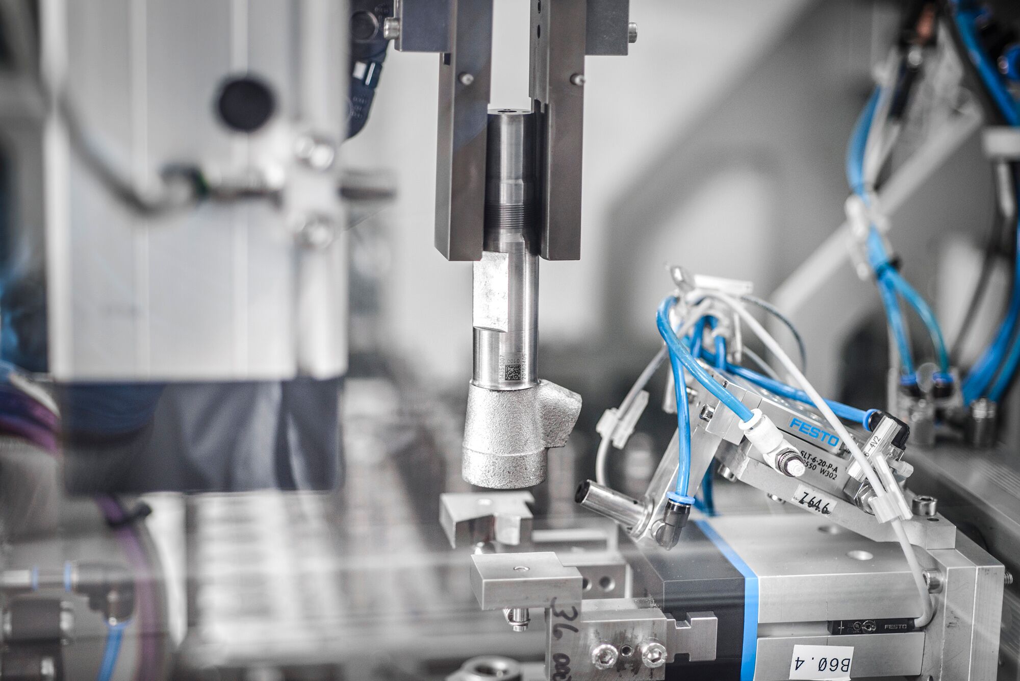 State-of-the-art equipment capable of measuring to sub-micron levels
